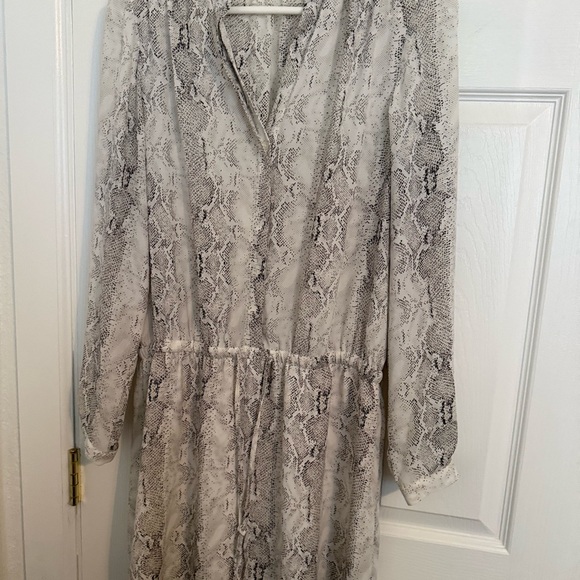 Hilary Radley Snakeskin Print Chiffon Dress Size Small Long Sleeve Midi - Picture 4 of 11